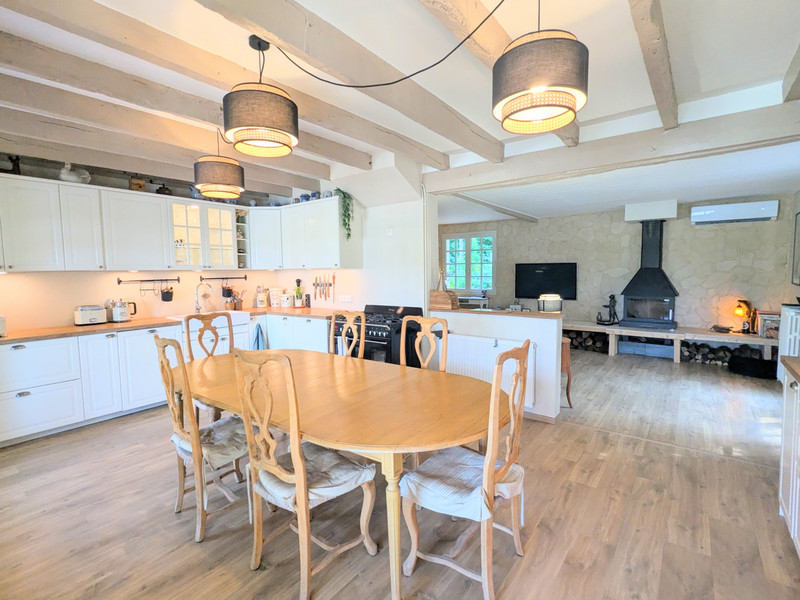 French property for sale in Saint-Yrieix-la-Perche, Haute-Vienne - €369,800 - photo 3