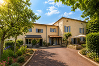 Propriété à vendre à Condac, Charente - 370 000 € - photo n°1