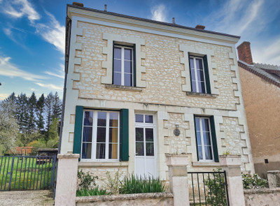 Maison à vendre à Villentrois-Faverolles-en-Berry, Indre, Centre, avec Leggett Immobilier