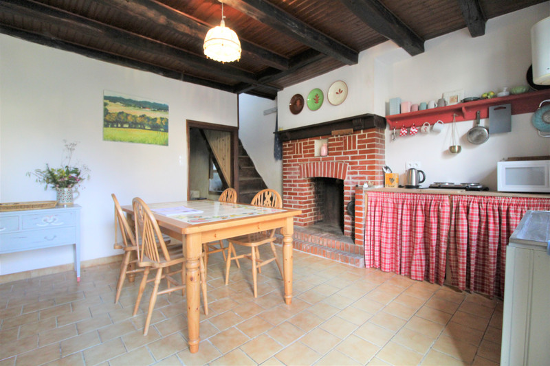 French property for sale in Vayres, Haute-Vienne - &#8364;66,600 - photo 3