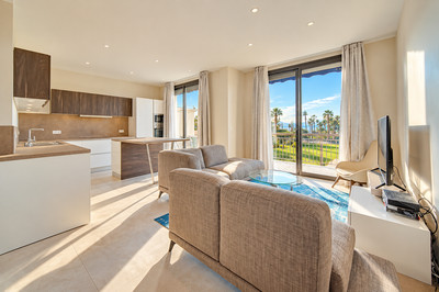 French property for sale in Cannes, Alpes-Maritimes - €1,990,000 - photo 2