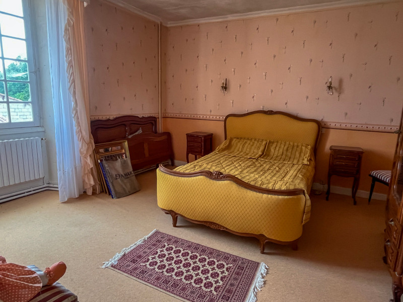 French property for sale in La Magdeleine, Charente - €204,000 - photo 6