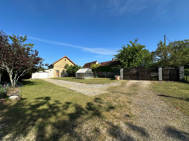 French property for sale in Hautefort, Dordogne - €169,900 - photo 4