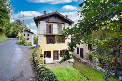 Maison à vendre à Aspet, Haute-Garonne, Midi-Pyrénées, avec Leggett Immobilier