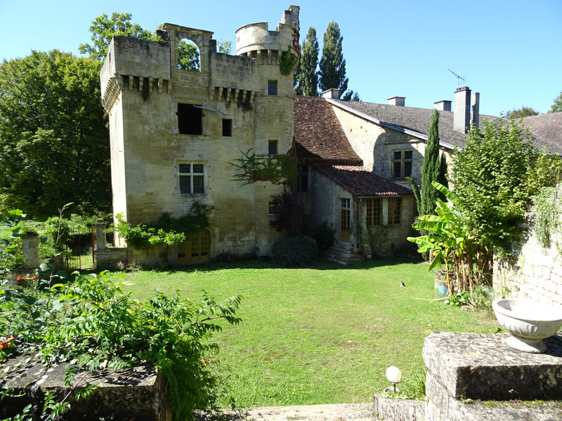 French property for sale in Thiviers, Dordogne - &#8364;673,100 - photo 2