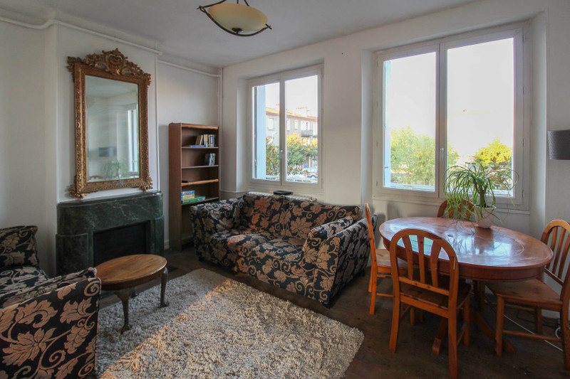 Appartement à vendre à Chabanais, Charente - 65 000 € - photo 1