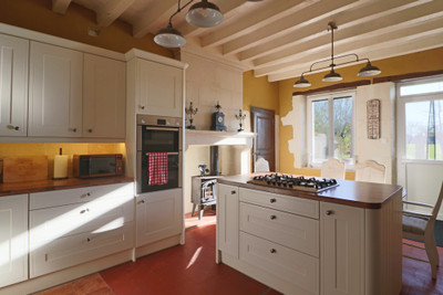 French property for sale in Vaas, Sarthe - €429,990 - photo 2