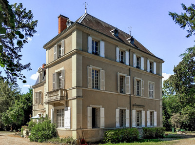 Beautiful mansion near Périgueux with easy access to amenities, great opportunity!