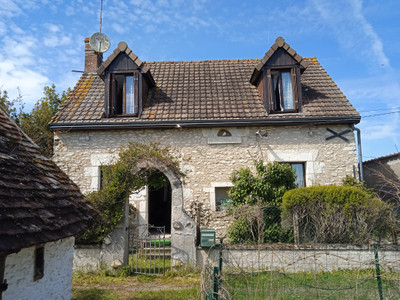 Maison à vendre à Saulnay, Indre, Centre, avec Leggett Immobilier