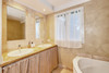 French property for sale in Apt, Vaucluse - €366,000 - thumbnail 9