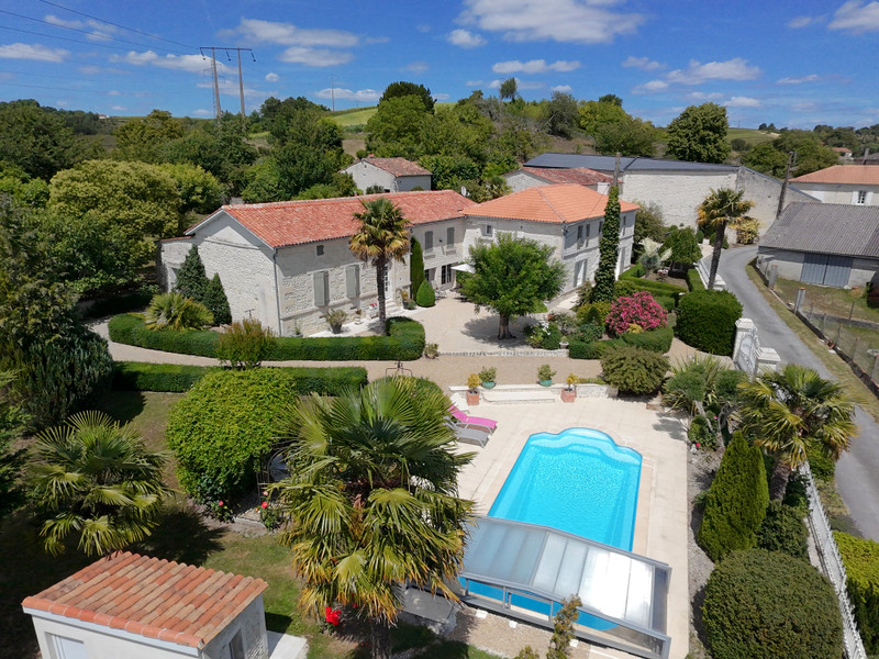 French property for sale in Châteauneuf-sur-Charente, Charente - €445,200 - photo 5