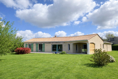 Maison à vendre à Ruffec, Charente, Poitou-Charentes, avec Leggett Immobilier