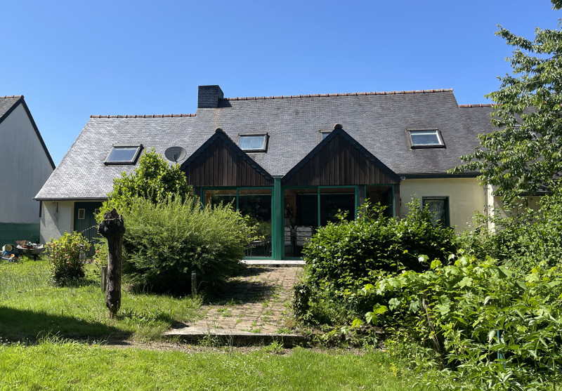 French property for sale in Saint-Nicolas-du-Pélem, Côtes-d'Armor - €136,250 - photo 0