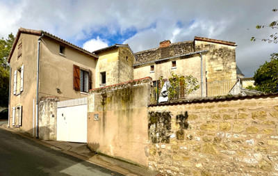 French property for sale in Loudun, Vienne - €148,500 - photo 2