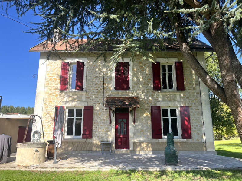 French property for sale in Mainxe-Gondeville, Charente - €298,600 - photo 0