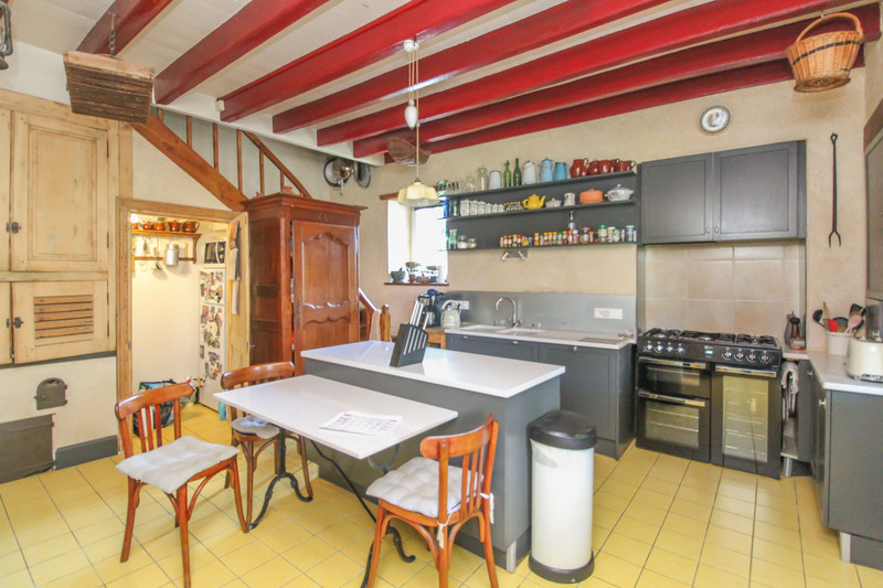 French property for sale in Louin, Deux-Sèvres - €647,000 - photo 4
