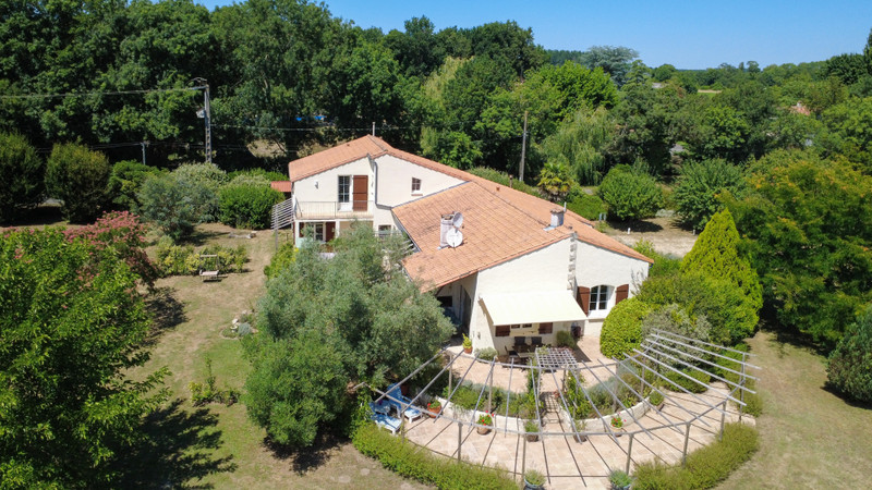 French property for sale in Meursac, Charente-Maritime - €525,000 - photo 14