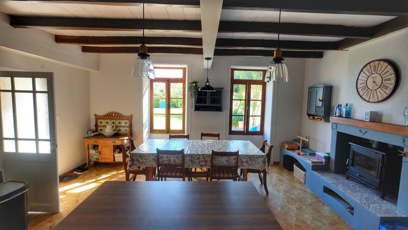 French property for sale in Coivert, Charente-Maritime - €199,800 - photo 2