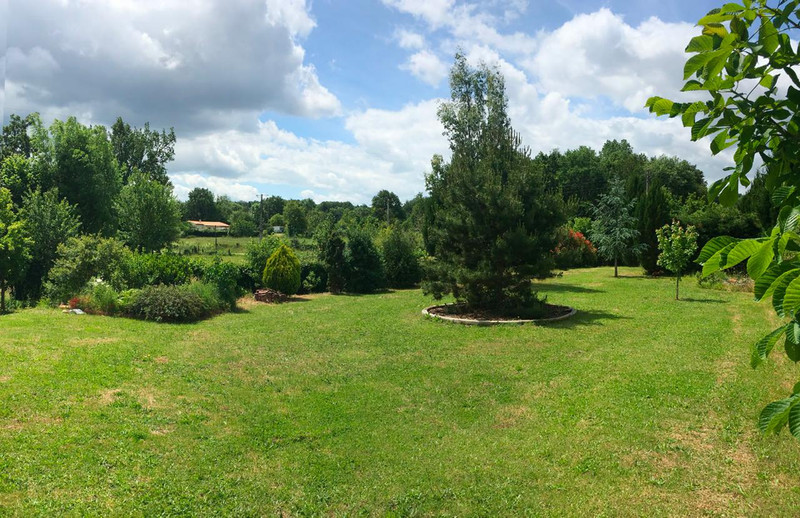 French property for sale in Chabanais, Charente - €178,200 - photo 1