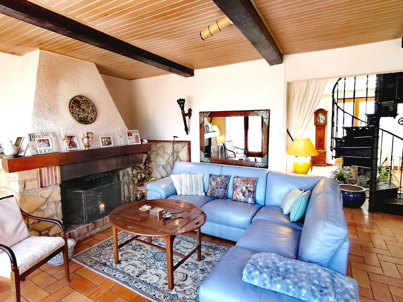 French property for sale in Belcodène, Bouches-du-Rhône - €895,000 - photo 13
