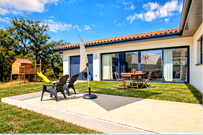 French property for sale in Finestret, Pyrénées-Orientales - €380,000 - photo 0