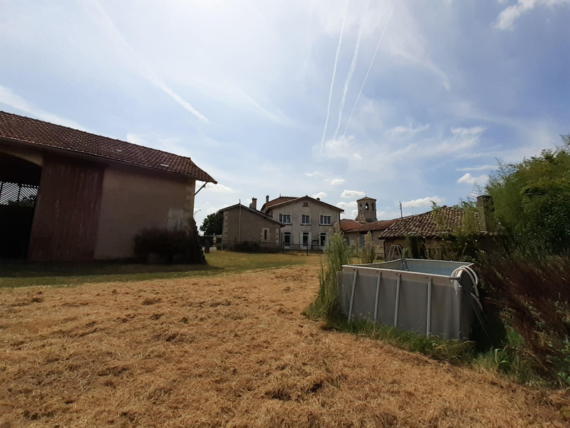 French property for sale in Montendre, Charente-Maritime - €381,600 - photo 10