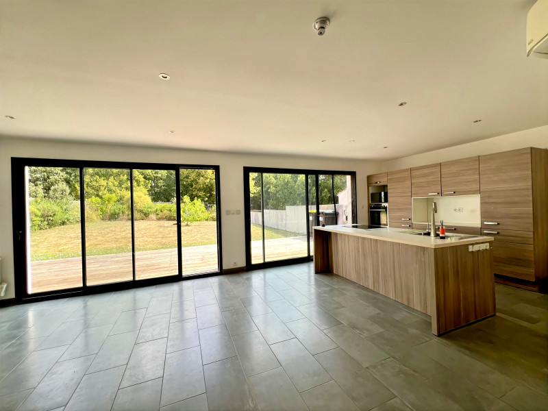 French property for sale in Arces, Charente-Maritime - €272,850 - photo 3