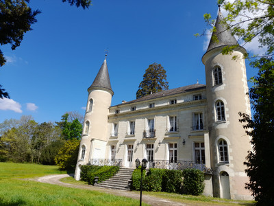 Chateau à vendre à Tournon-Saint-Pierre, Indre-et-Loire, Centre, avec Leggett Immobilier