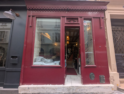 commercial for sale in Paris