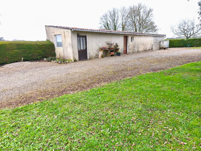 French property for sale in Marthon, Charente - €189,000 - photo 3