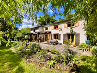 Maison à vendre à Jonzac, Charente-Maritime - 450.000 € - photo 2
