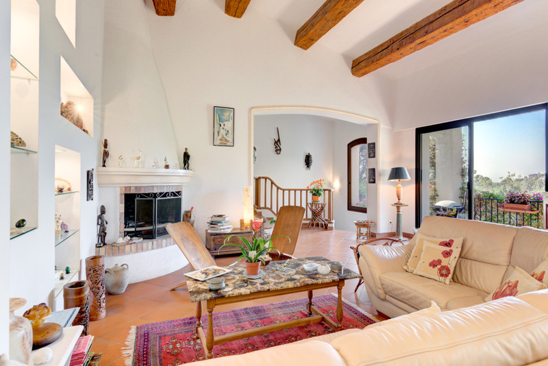 Propriété à vendre à Carros, Alpes-Maritimes - 799 000 €