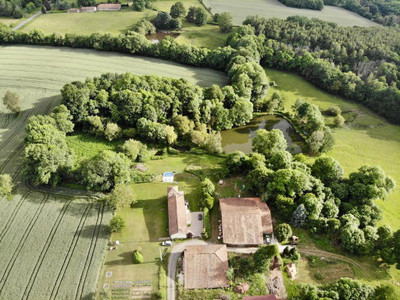 French property for sale in Mazerolles, Charente - €480,000 - photo 9