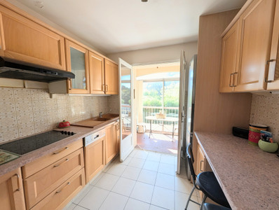French property for sale in Six-Fours-les-Plages, Var - €349,000 - photo 2