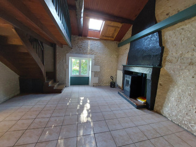 French property for sale in Villebois-Lavalette, Charente - €98,100 - photo 3