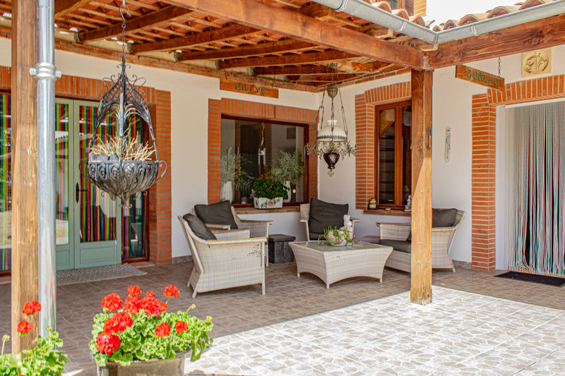 French property for sale in Rabastens, Tarn - €1,250,000 - photo 2