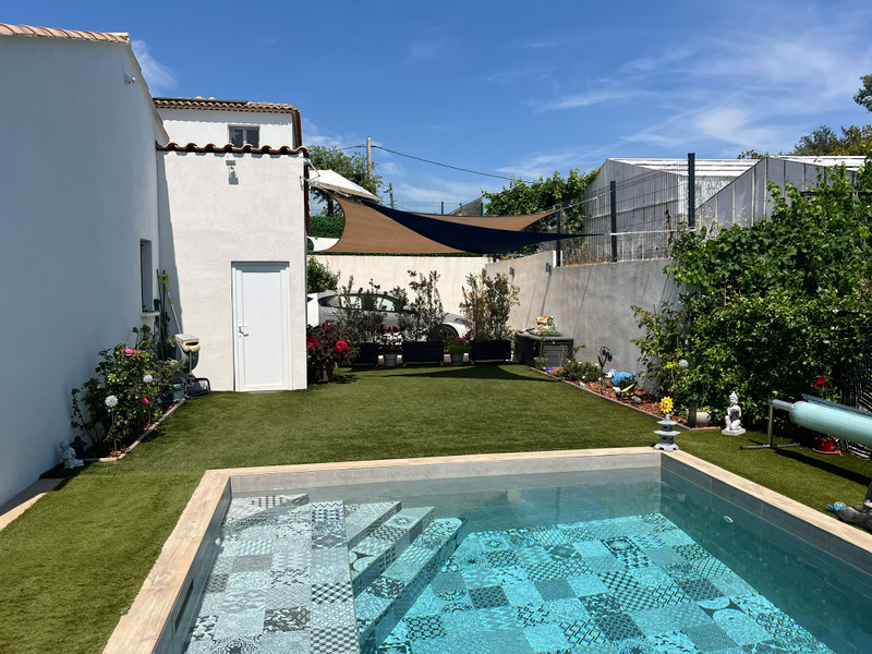 French property for sale in Villeneuve-Loubet, Alpes-Maritimes - €895,000 - photo 4