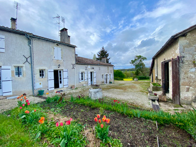 Maison à vendre à Montazeau, Dordogne, Aquitaine, avec Leggett Immobilier