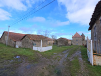 Propriété à vendre à Alloue, Charente - 360 000 € - photo n°3