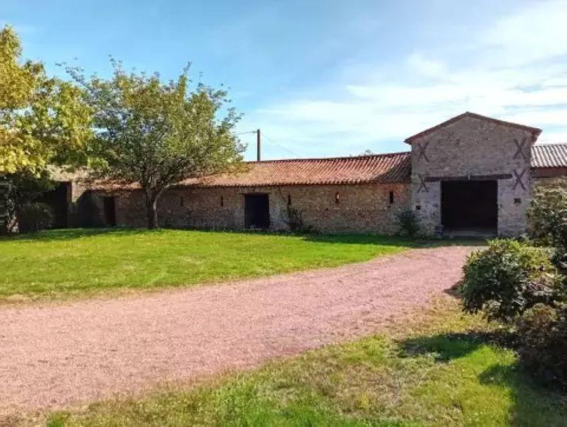 French property for sale in Mauléon, Deux-Sèvres - €445,050 - photo 4