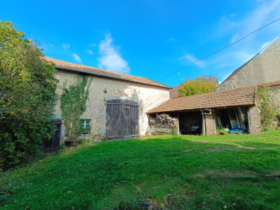 French property for sale in Auzances, Creuse - €224,900 - photo 3