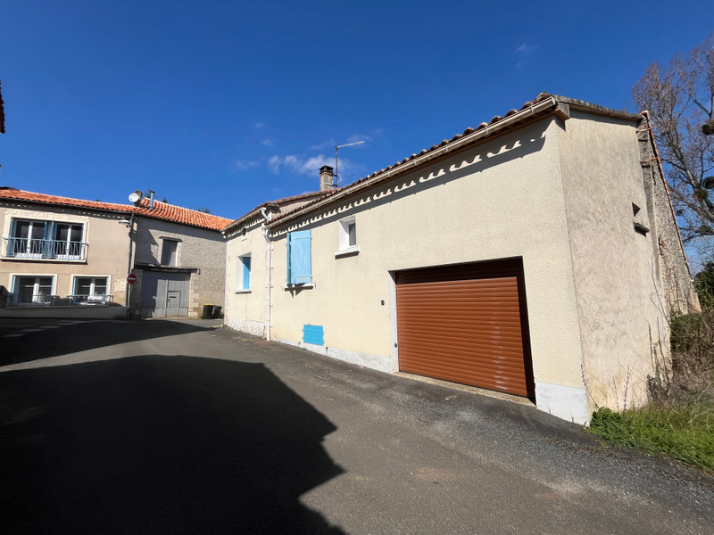 French property for sale in Charras, Charente - €115,000 - photo 2