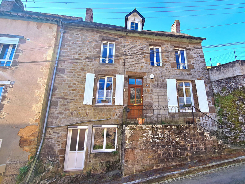 French property for sale in Ambrières-les-Vallées, Mayenne - €107,000 - photo 9