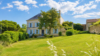 Propriété à vendre à Saint-Thomas-de-Conac, Charente-Maritime - 530 000 € - photo n°1