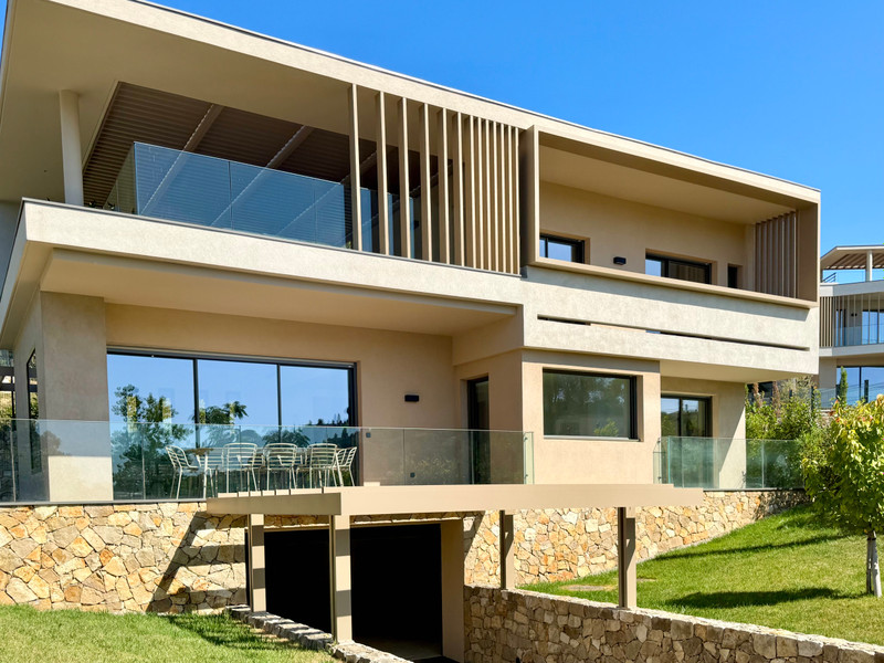 French property for sale in Mougins, Alpes-Maritimes - €2,390,000 - photo 8