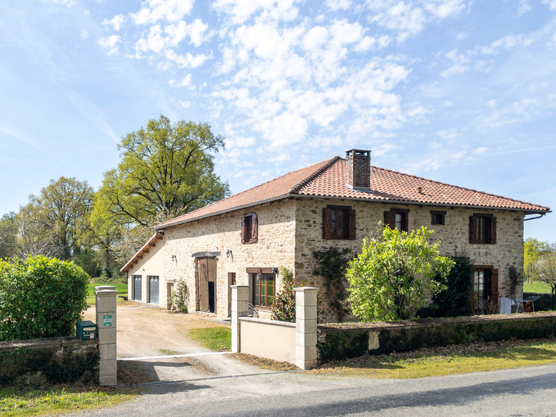 Propriété à vendre à Chéronnac, Haute-Vienne - 283 000 €