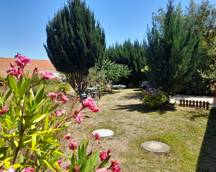 House for sale in Rosnay Vendée Fantastic Investment opportunity! Detached, modern 3bedroom