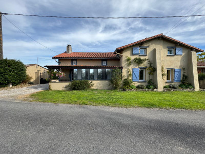 French property for sale in Manot, Charente - €205,200 - photo 1