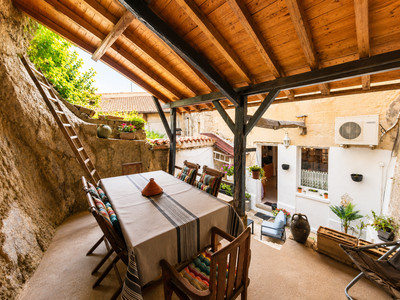 Maison à vendre à Aubeterre-sur-Dronne, Charente, Poitou-Charentes, avec Leggett Immobilier