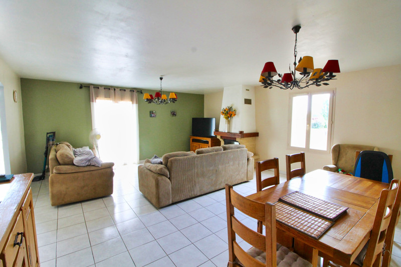 French property for sale in Saint-Pompain, Deux-Sèvres - €220,000 - photo 4